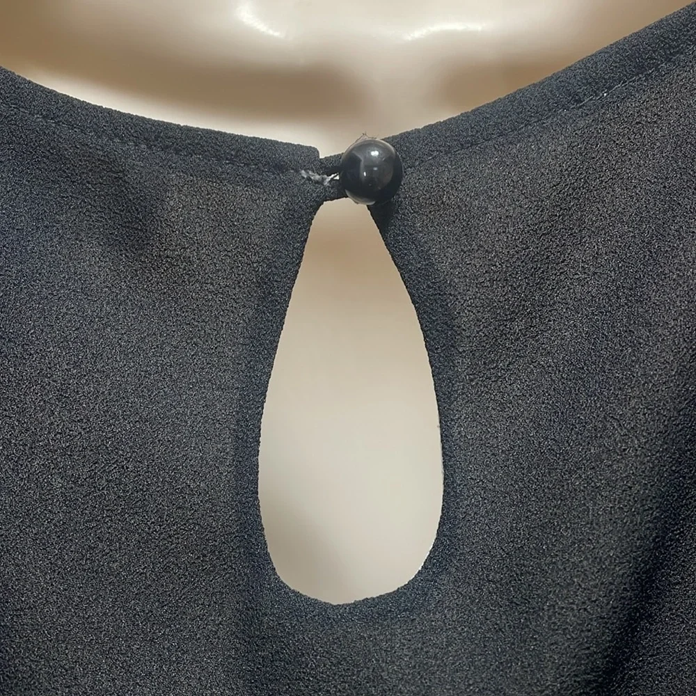 Dressbarn black and white layered sleeveless top - Picture 6 of 13